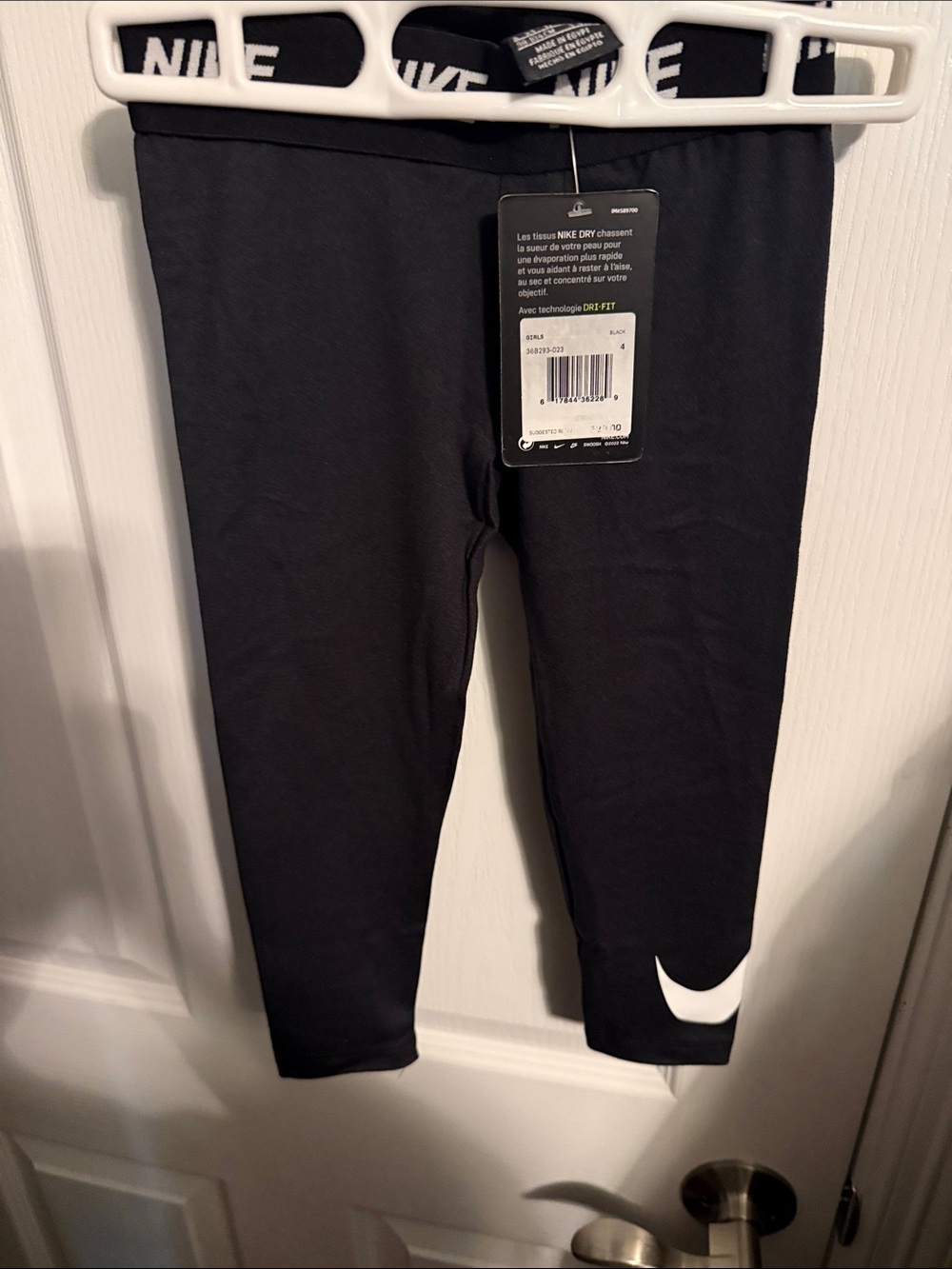 Nike Little Kids Black Leggings with White Swoosh size 4/XS 3-4 YRS NWT